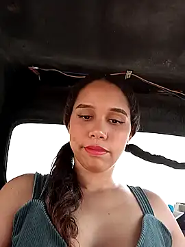 Snapshot of emma-19- chatting on 03/19/25, 09:37 emma-19- online show from 03/19/25, 09:37