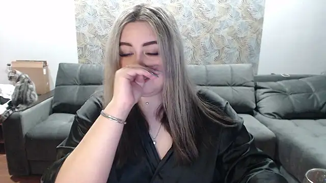 Snapshot of TiffaniYW chatting on 12/04/24, 07:34 TiffaniYW online show from 12/04/24, 07:34