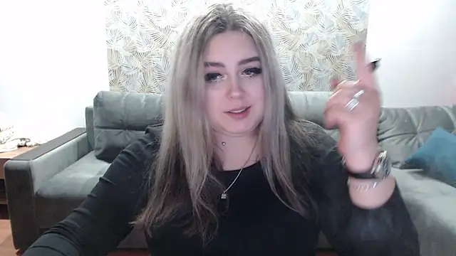 Snapshot of TiffaniYW chatting on 12/16/24, 08:48 TiffaniYW online show from 12/16/24, 08:48