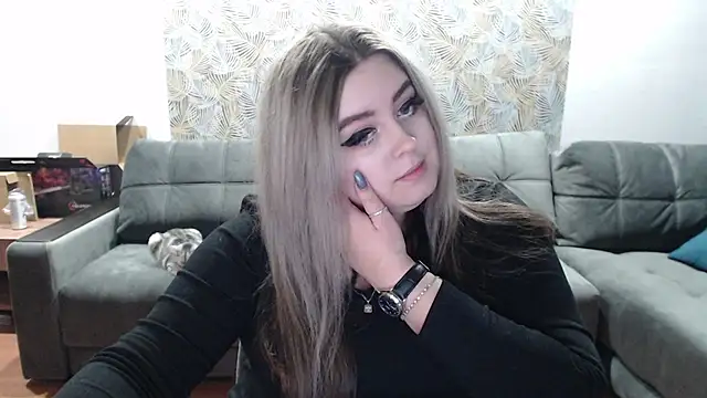 Snapshot of TiffaniYW chatting on 12/23/24, 07:52 TiffaniYW online show from 12/23/24, 07:52