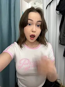 Snapshot of Peachy_Dream chatting on 03/13/25, 02:12 Peachy Dream online show from 03/13/25, 02:12