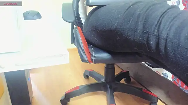 Snapshot of Queen_Sport chatting on 02/17/25, 08:41 Queen Sport online show from 02/17/25, 08:41