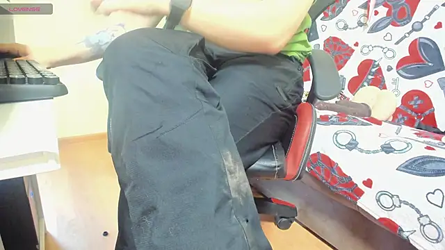 Snapshot of Queen_Sport chatting on 03/10/25, 06:59 Queen Sport online show from 03/10/25, 06:59