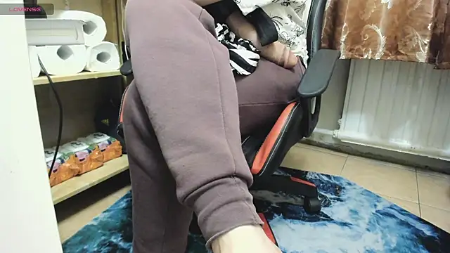 Snapshot of Queen_Sport chatting on 09/20/25, 02:01 Queen Sport online show from 09/20/25, 02:01