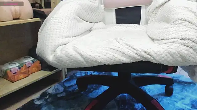 Snapshot of Queen_Sport chatting on 10/17/25, 07:22 Queen Sport online show from 10/17/25, 07:22