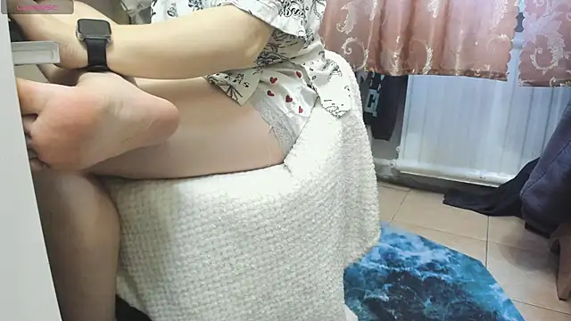 Snapshot of Queen_Sport chatting on 12/16/25, 08:19 Queen Sport online show from 12/16/25, 08:19