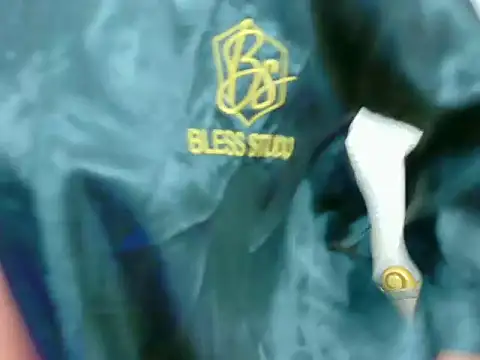 Snapshot of BellahColucci chatting on 05/23/26, 12:20 BellahColucci online show from 05/23/26, 12:20
