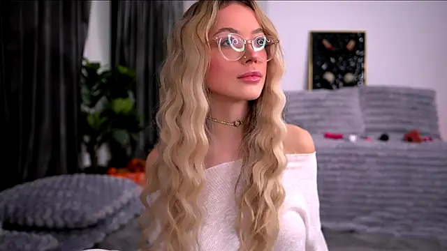 Snapshot of KylieJoyce chatting on 11/27/25, 10:45 KylieJoyce online show from 11/27/25, 10:45