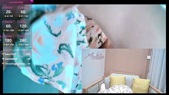 Snapshot of Aster_Hoa chatting on 03/11/25, 10:29 Aster Hoa online show from 03/11/25, 10:29