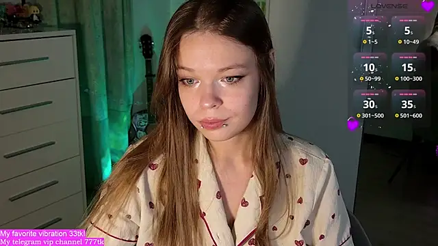 ValBae online show from 09/15/25, 07:25