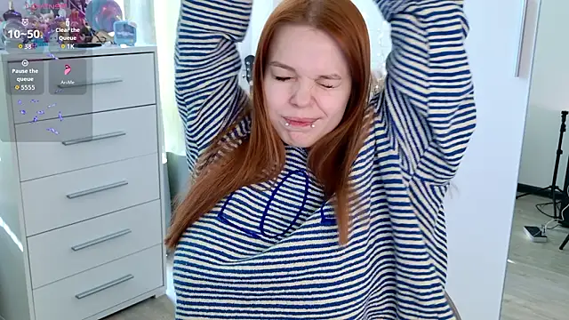 Snapshot of ValBae chatting on 03/16/26, 06:28 ValBae online show from 03/16/26, 06:28