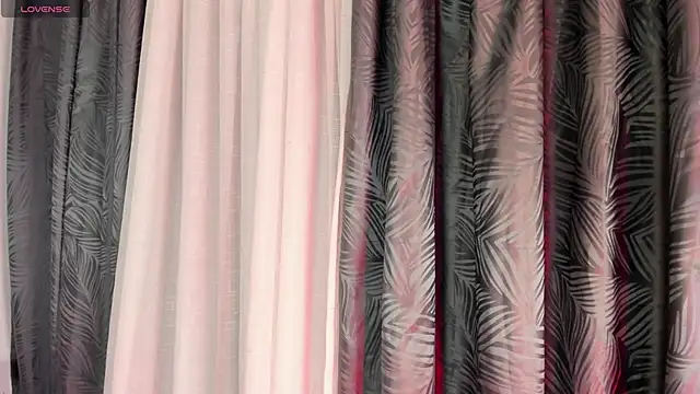 Snapshot of ailynBlaze chatting on 04/15/26, 06:31 ailynBlaze online show from 04/15/26, 06:31