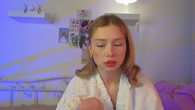 Snapshot of april_blush chatting on 02/09/25, 03:45 april blush online show from 02/09/25, 03:45