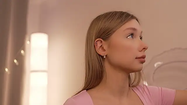 Snapshot of april_blush chatting on 03/05/25, 03:07 april blush online show from 03/05/25, 03:07