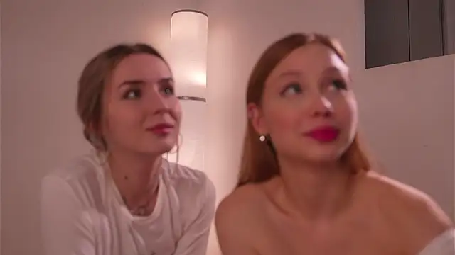 Snapshot of april_blush chatting on 03/22/25, 10:59 april blush online show from 03/22/25, 10:59