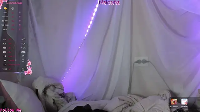 Snapshot of Seductive_She_Wolf chatting on 06/25/26, 03:38 Seductive She Wolf online show from 06/25/26, 03:38