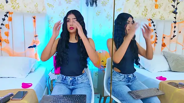 Mia-Monroe online show from 11/01/25, 07:49