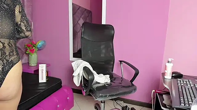 Sarah Hornny online show from 03/08/25, 10:22