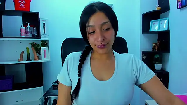 Snapshot of Sarah_Hornny chatting on 07/10/26, 08:11 Sarah Hornny online show from 07/10/26, 08:11