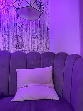 AbyThompson online show from 10/24/25, 01:29