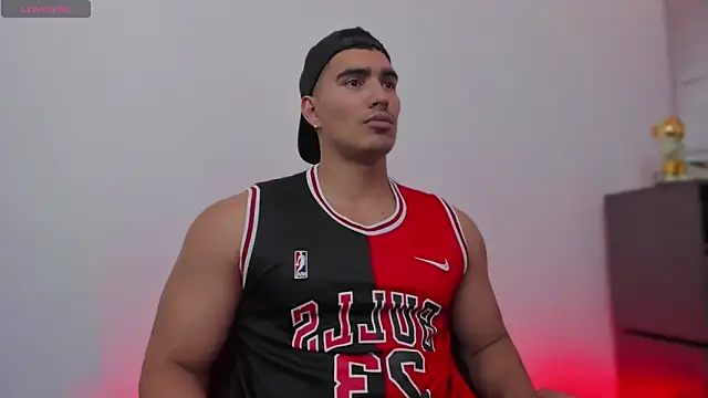 Snapshot of JamesGraay chatting on 11/06/25, 07:04 JamesGraay online show from 11/06/25, 07:04