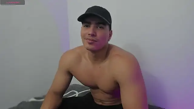 Snapshot of JamesGraay chatting on 12/13/25, 07:53 JamesGraay online show from 12/13/25, 07:53