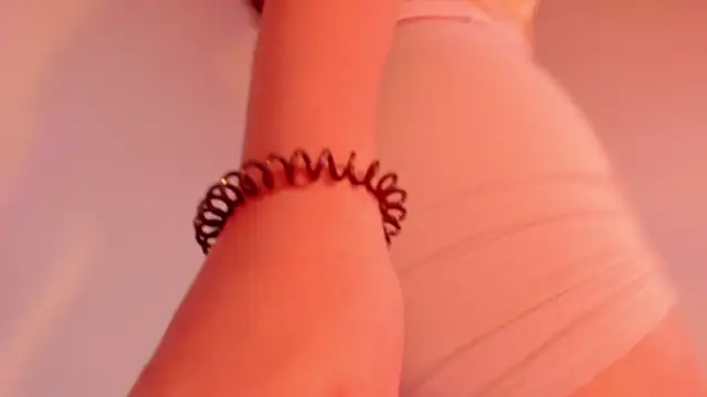 Snapshot of HarleyRedd chatting on 12/19/24, 05:51 HarleyRedd online show from 12/19/24, 05:51