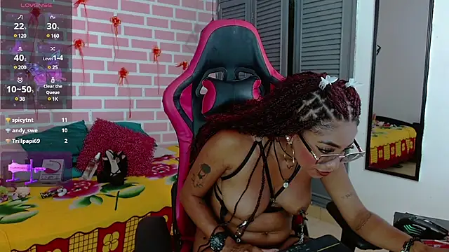 Snapshot of analus-01 chatting on 03/11/25, 07:04 analus-01 online show from 03/11/25, 07:04