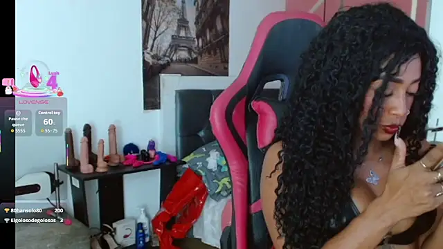 Snapshot of analus-01 chatting on 10/21/25, 04:30 analus-01 online show from 10/21/25, 04:30