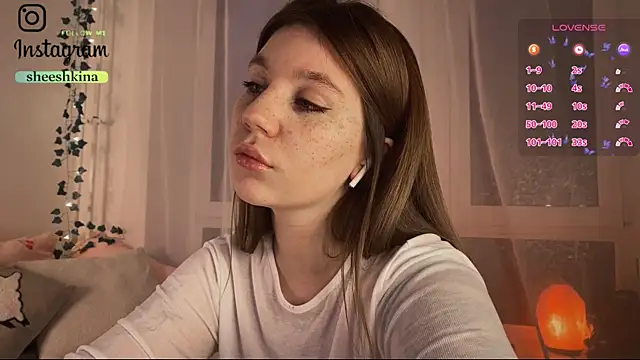 Snapshot of somejgirl chatting on 01/24/25, 02:08 somejgirl online show from 01/24/25, 02:08