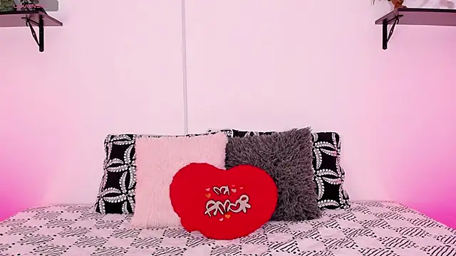 AlanaJohnson  online show from 02/06/25, 04:03