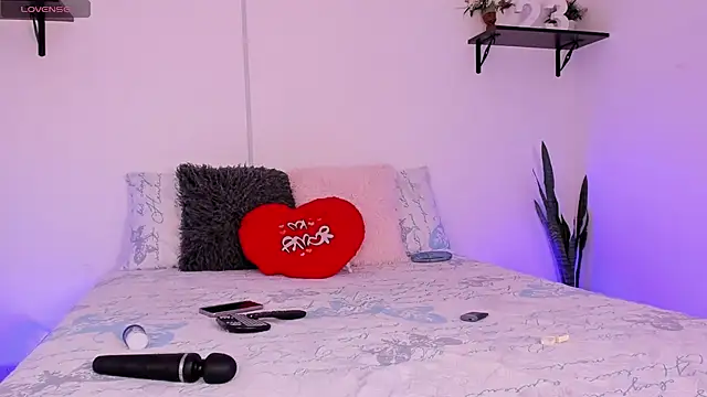 AlanaJohnson  online show from 03/21/25, 08:18