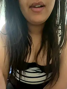 yassminsexy22 online show from 12/05/24, 12:00