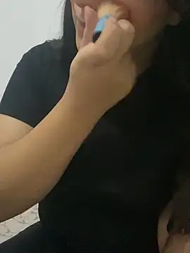 yassminsexy22 online show from 09/24/25, 06:11