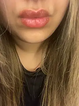 yassminsexy22 online show from 02/14/26, 12:35