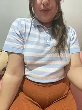 yassminsexy22 online show from 02/21/26, 07:37