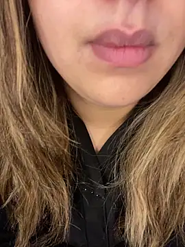 Snapshot of yassminsexy22 chatting on 04/16/26, 08:09 yassminsexy22 online show from 04/16/26, 08:09