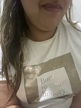 Snapshot of yassminsexy22 chatting on 04/19/26, 10:12 yassminsexy22 online show from 04/19/26, 10:12