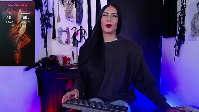 Snapshot of akinoro_ chatting on 12/27/24, 11:42 akinoro  online show from 12/27/24, 11:42