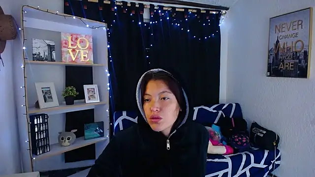 Snapshot of Sian__1 chatting on 02/12/25, 01:27 Sian 1 online show from 02/12/25, 01:27
