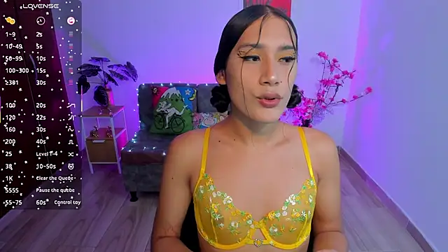 Snapshot of CamilaHarperr_ chatting on 07/05/26, 12:50 CamilaHarperr online show from 07/05/26, 12:50
