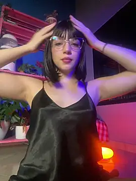 Snapshot of sweeet_peach chatting on 04/09/26, 03:28 sweeet peach online show from 04/09/26, 03:28