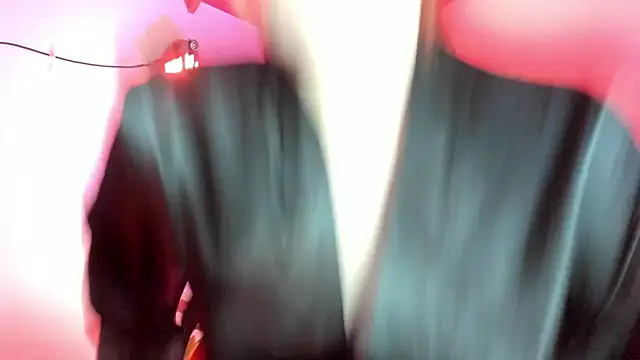 Snapshot of sweeet_peach chatting on 04/25/26, 05:54 sweeet peach online show from 04/25/26, 05:54