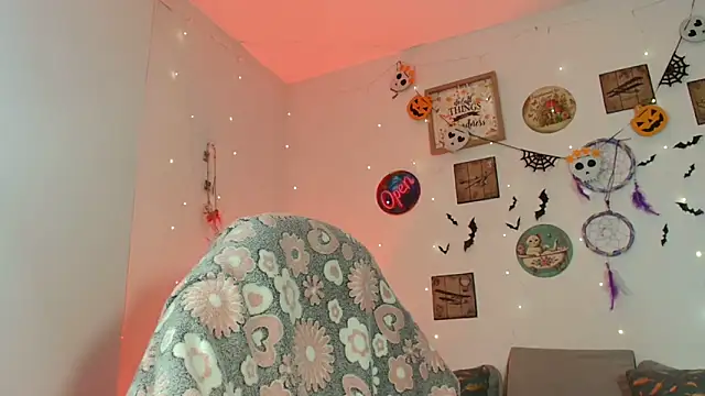 catalinamommyx online show from 10/31/25, 01:06