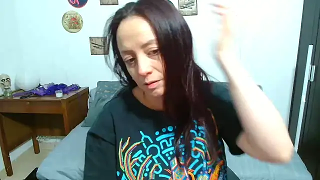 Snapshot of catalinamommyx chatting on 06/19/26, 12:37 catalinamommyx online show from 06/19/26, 12:37