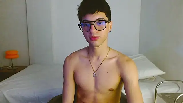 Snapshot of Angelligth chatting on 11/29/25, 03:42 Angelligth online show from 11/29/25, 03:42