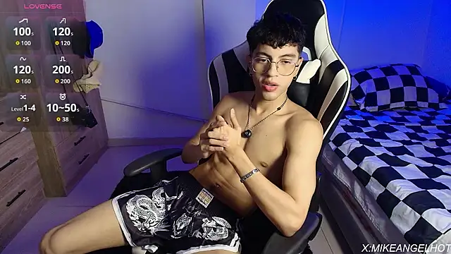 Snapshot of Angelligth chatting on 03/18/26, 03:42 Angelligth online show from 03/18/26, 03:42