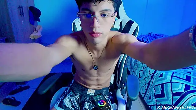 Snapshot of Angelligth chatting on 04/01/26, 03:40 Angelligth online show from 04/01/26, 03:40