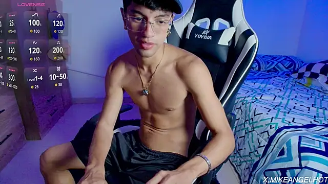 Snapshot of Angelligth chatting on 04/09/26, 03:50 Angelligth online show from 04/09/26, 03:50