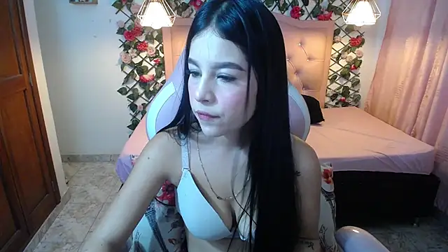 Snapshot of LucyCute_1 chatting on 01/05/26, 05:27 LucyCute 1 online show from 01/05/26, 05:27